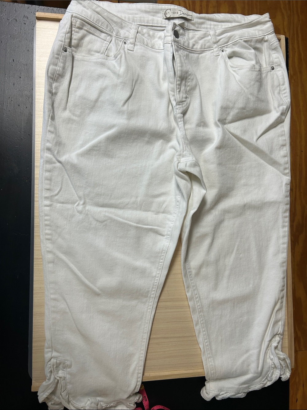 White Cropped Drawstring-Hem Jeans - C. EST 1946
